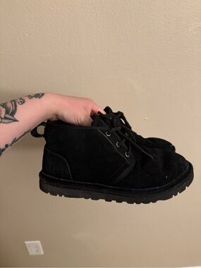 Uggs women’s size 9